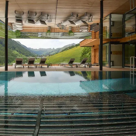 מלון Marten - Ski-in & Ski-out 4*