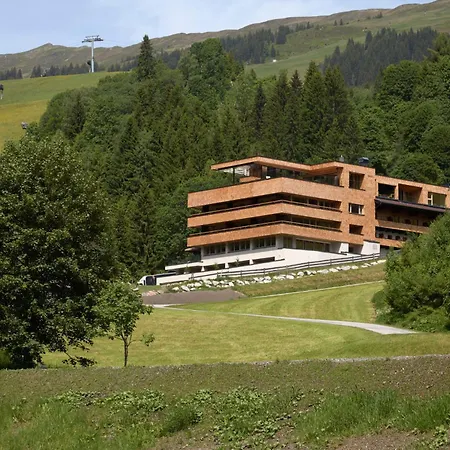 Marten - Ski-in & Ski-out מלון