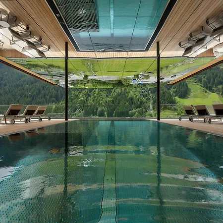 Marten - Ski-in & Ski-out ホテル 4*