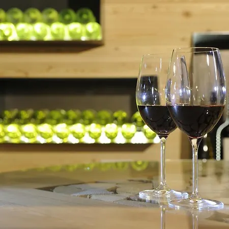 ホテル Marten - Ski-in & Ski-out 4*