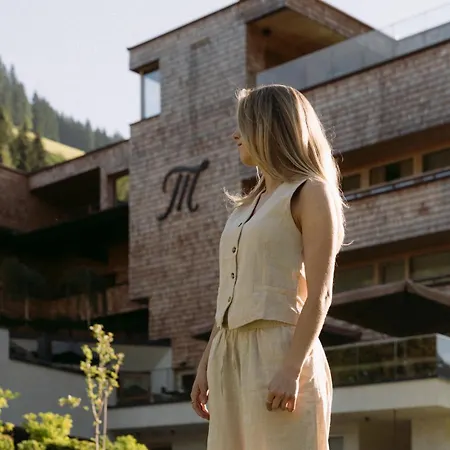 Hotel Marten -joker Card Partner-