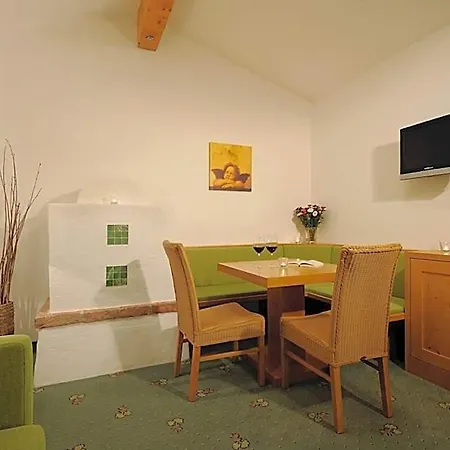 Hotel Marten -joker Card Partner-